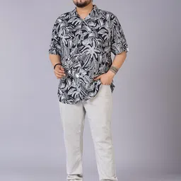 UNSIZED Abstract Printed Spread Collar Casual Shirt image 3