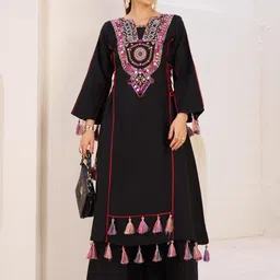 Panzora Embroidered Round Neck Tunic With Palazzos Co-Ords image 4
