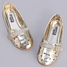 Cute Walk by Babyhug Party Wear Belly Shoes - Golden-picture-24