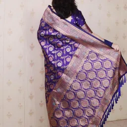 ELITE WEAVES Woven Design Zari Silk Blend Banarasi Saree image 2