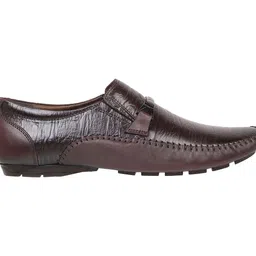 Mochi Men Textured Formal Slip-On Shoes image 5