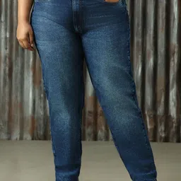 Freeform by High Star Women High-Rise Light Fade Jeans-image-10