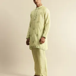 House of Pataudi Men Embroidered Thread Work Jashn Kurta with Trousers image 2