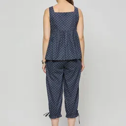 Autumn Hues Printed Square Neck Sleeveless Top With Capris image 3