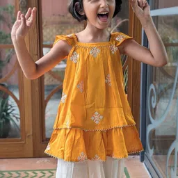 Tura Turi Girls Ethnic Motifs Embroidered Tiered Thread Work Kurti with Harem Pants image 3