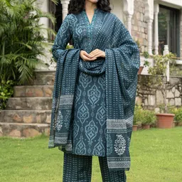 AARDRAA Geometric Printed Mandarin Collar Pure Cotton Straight Kurta Trousers & Dupatta image 3