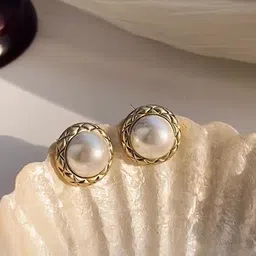 Krelin Gold-Plated Pearls Beaded Circular Shaped Studs image 2