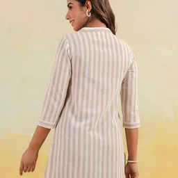 KALINI Women Striped Kurta image 2