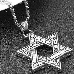 kazare Unisex Star Shaped Pendant With Chain image 4