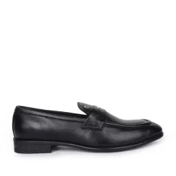 Carlton London Men's Black Loafers image 2