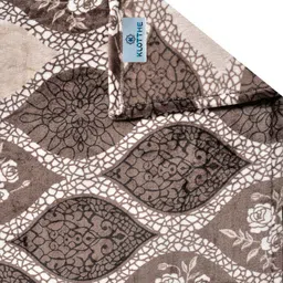KLOTTHE Brown Geometric Printed 300 TC Double Bedsheet With 2 Pillow Covers image 2