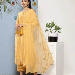 Libas Women Yellow Floral Embroidered Thread Work Pure Cotton Kurta with Trousers & With Dupatta image 3