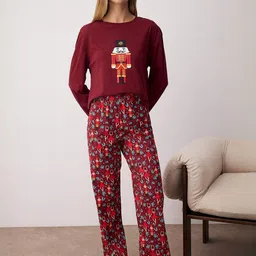 Trendyol Women Bordo Printed T-shirt & Pyjamas Night suit-picture-22