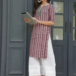 SZN Women Printed Crepe Straight Kurtas image 2