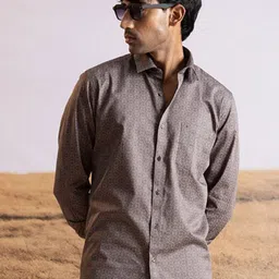 Sero Men Smart Fit Spread Collar Abstract Printed Cotton Casual Shirt-picture-26