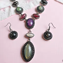 Sangria Silver-Plated Stone-Studded Jewellery Set image 3