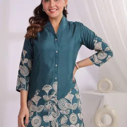 JISORA Printed V-Neck Top & Palazzos Co-Ords Set image 4