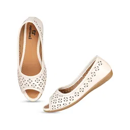 FOOTSHEZ Women One Toe Flats with Laser Cuts image 4