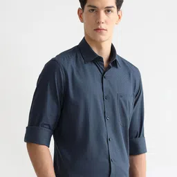 Arrow Men Textured Spread Collar Cotton Formal Shirt image 4