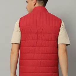 AR-FIT Men Lightweight Sleeveless Padded Jacket image 5