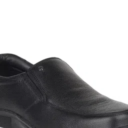 Bata Men Round Toe Slip-On Sneakers image 3