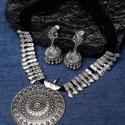 Shining Diva Oxidised Silver-Toned Jewellery Set image 2