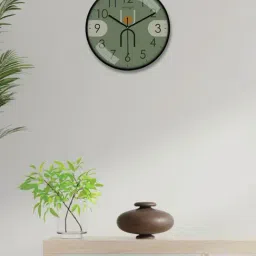 RANDOM Black & White Plastic Silent Sweep Round Wall Clock image 2