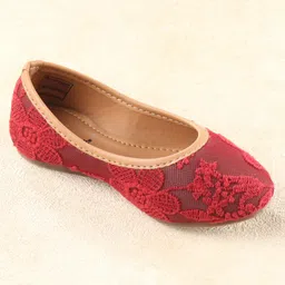 Cute Walk by Babyhug Mojaris - Red image 3