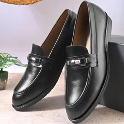HERE&NOW Men Round Toe Textured Formal Loafers-picture-24