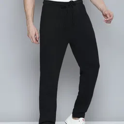 Levis Men Solid Pure Cotton Regular Trousers image 2