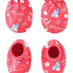 Babyhug 100% Cotton Knit Mittens & Booties Set Airplane & Text Print- Red-picture-17