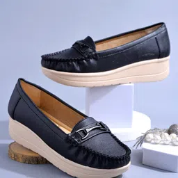 Shoetopia Metal Applique Detailed & Textured Loafers - Black-picture-31