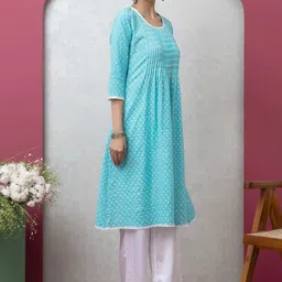 SAKA DESIGNS Women Floral Printed Thread Work Kurta image 5