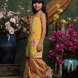 Saka Designs By Sapna Cotton Woven Sleeveless Floral Printed & Gota Lace Embellished Kurti Sharara Set - Yellow image 4