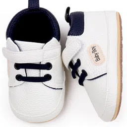 KIDLINGSS Text Patch Detailed Velcro Closure Booties - White image 4