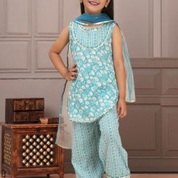 Cutiekins Girls Floral Printed Round Neck Gotta Patti Kurta With Trousers & Dupatta-picture-20