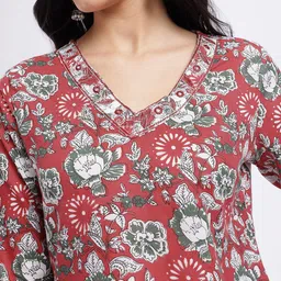 Anouk Rustic Floral Printed Thread Work Detail V-Neck Straight Kurta image 2