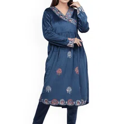 WOOL 4U Women Ethnic Motifs Embroidered Angrakha Velvet Kurta with Trousers-picture-33