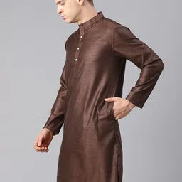 Freehand by The Indian Garage Co Men Brown Solid Straight Kurta image 3