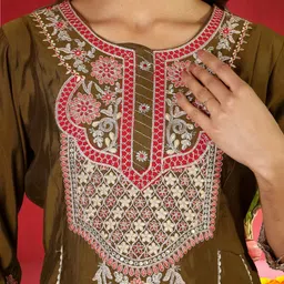 Varanga Women Floral Yoke Design Regular Thread Work Kurta with Trousers & With Dupatta image 2