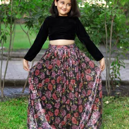 Piccolo Full Sleeves Solid Velvet Choli With Botanical Floral Printed Sequins Embellished Lehenge Set - Black-picture-14