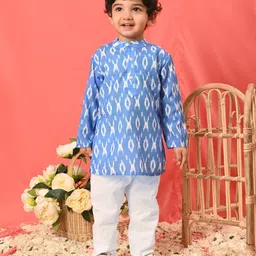 Vastramay Full Sleeves  Ikat Printed Kurta And Pyjama Set - Aqua And White-picture-27