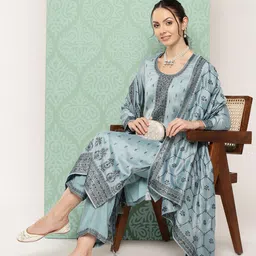 Libas Ethnic Motifs Embroidered Sequinned Detail Straight Kurta with Trousers & Dupatta-picture-34