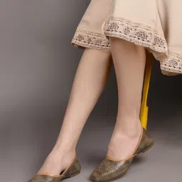 Anouk Women Textured Mojaris Flats image 3