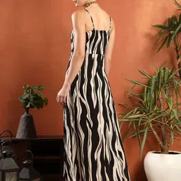KIRNYA Print Maxi Dress image 3
