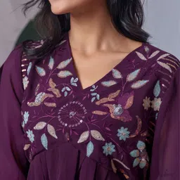 ZELZIS Floral Embroidered Top image 2