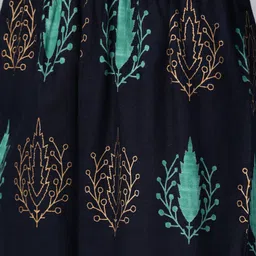 Idalia Women Printed Thread Work Kurta with Palazzos image 3