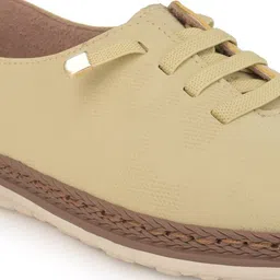 13 Reasons DD Women Textured Lace-Ups Round Toe Sneakers image 4