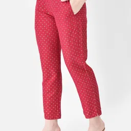 Span Women Paisley Printed Regular Gotta Patti Pure Silk Kurta with Trousers image 4