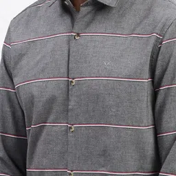 SHOWOFFFF Men Standard Slim Fit Horizontal Stripes Striped Casual Shirt image 2